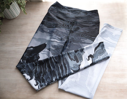 Chinese Dark Winter Wolf - Yoga Leggings