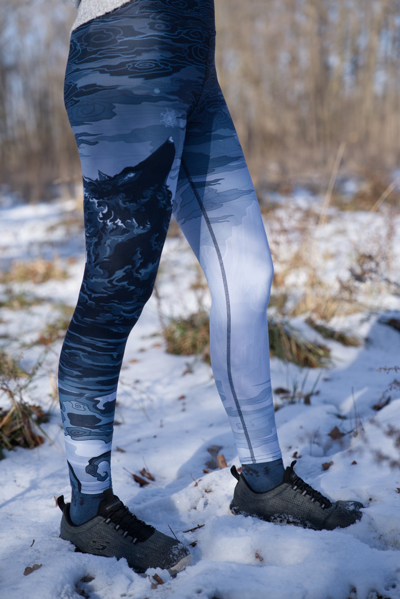 Chinese Dark Winter Wolf - Yoga Leggings