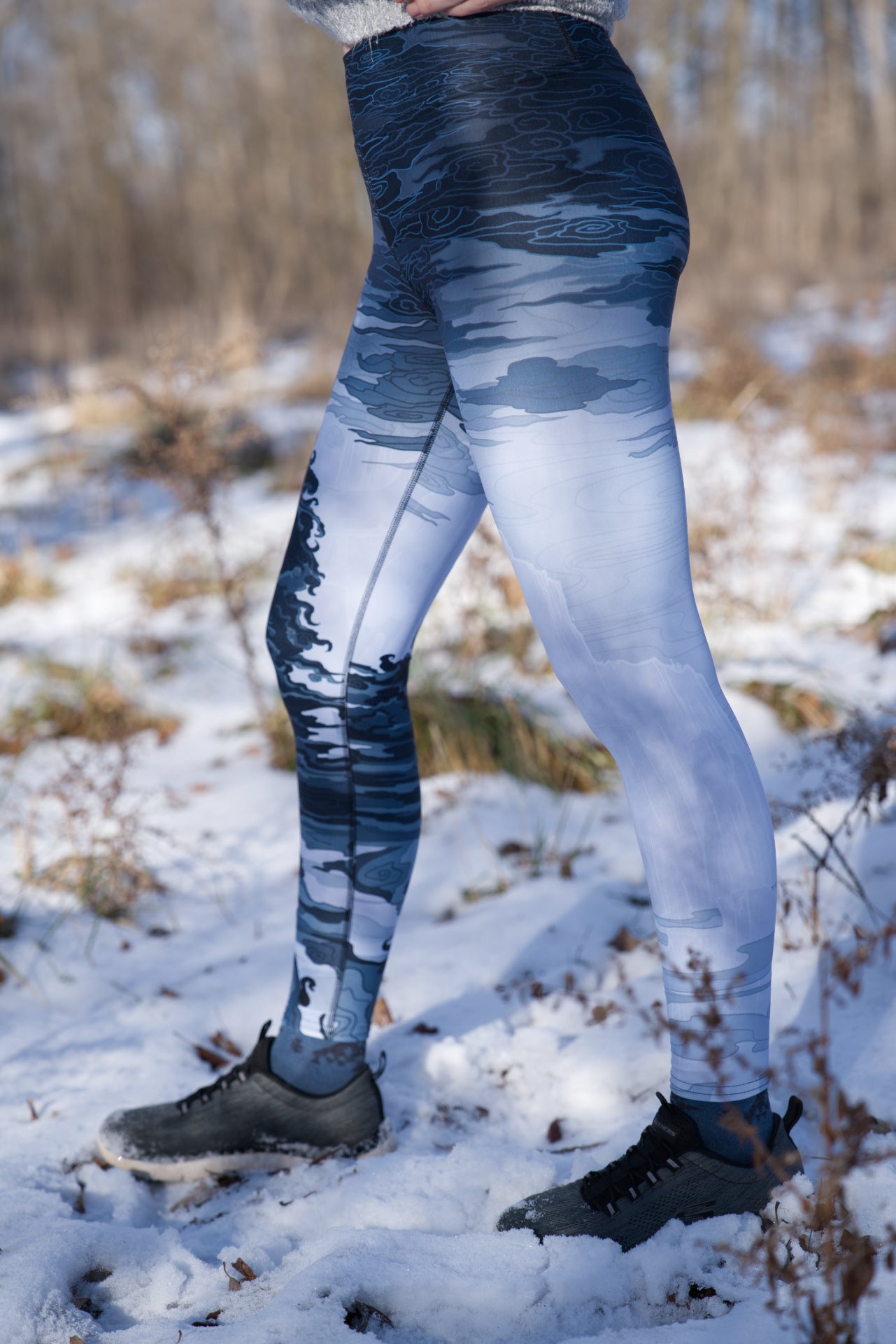 Chinese Dark Winter Wolf - Yoga Leggings